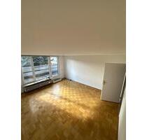 ETW 1 Stock Balkon 71 - 1.450,00 EUR Kaltmiete, in Regensburg (PLZ: 93047) Kumpfmühl