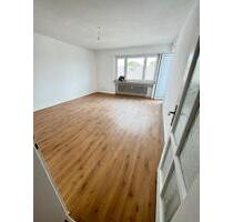 Renovierte 3-Zimmer-Wohnung mit Balkon, Garage - Schweinfurt Bellevue