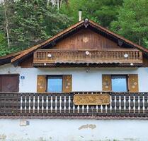 Grundstück mit kleinem Haus - 225.000,00 EUR Kaufpreis, in Regenstauf (PLZ: 93128)
