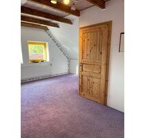 2 Zimmer -Wohnung Dachgeschoss - 800,00 EUR Kaltmiete, ca.  70,00 m² in Ottersberg (PLZ: 28870)