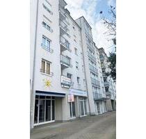 2-Raum-Wohnung mit Balkon am gr. Wohnzimmer, sep. ASR sowie Tageslichtbad mit Wanne im Stadtzentrum! - Chemnitz