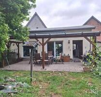 Haus mit 1990m2 Grundfläche in idyllischer Lage zu Verkaufen - Naumburg (Saale)