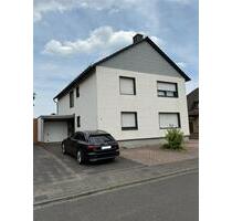 Gepflegtes Ein-Zweifamilienhaus in ruhiger Lage -Bergheim Glesch
