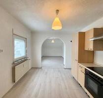 IK | Helle 3-Zimmer-Wohnung mit Balkon und Parkplatz - Ramstein-Miesenbach