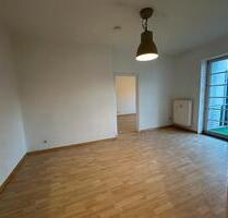 Helle-2-Zimmer-Wohnung mit Balkon mit EBK - Hannover Linden-Limmer