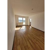 Helle 3-Zimmer-Wohnung mit traumhaftem Ausblick und Aufzug im Haus - Plauen Alt Chrieschwitz