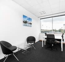 Privater Büroraum für 3 Personen in Regus THE SQUAIRE Conference Center - Frankfurt am Main Mitte-West