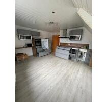 Wunderschöne, helle 3,5-Zimmer Wohnung mit Balkon (Maisonette) i - Staufen im Breisgau