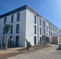 Helle 3-Zimmer Wohnung mit großem Balkon, zwei Tiefgaragenstellplätze und Einbauküche - Kumhausen