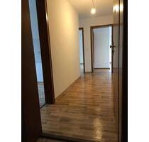 Helle 2 Zimmer DG-Wohnung - 270,00 EUR Kaltmiete, ca.  48,00 m² in Bad Pyrmont (PLZ: 31812)