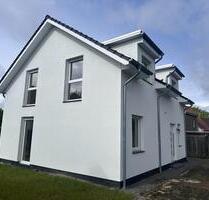 freistehendes Einfamilienhaus - 1.480,00 EUR Kaltmiete, ca.  106,00 m² in Oldenburg (PLZ: 26127) Alexandersfeld