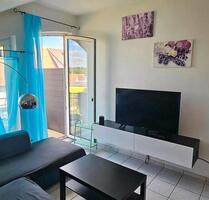 Einzimmerwohnung, Balko, möbliert, 2 min zur Autobahn und Bahnhof - Sinsheim