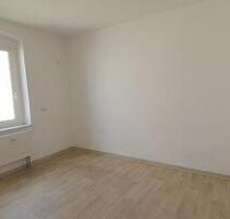 ! Meuselwitz - schöne 4-Raum-Wohnung - AB SOFORT ! RB 8