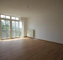 +++FRISCH RENOVIERTES 1 ZIMMER APPARTEMENT mit BALKON+++ - Weitramsdorf