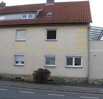 Ältere Zweifamilien-DHH in Coburg Nord, Nähe Huk, teilrenoviert