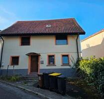 Renovierungsbedürftigtes Haus in 55459 Aspisheim - Grolsheim