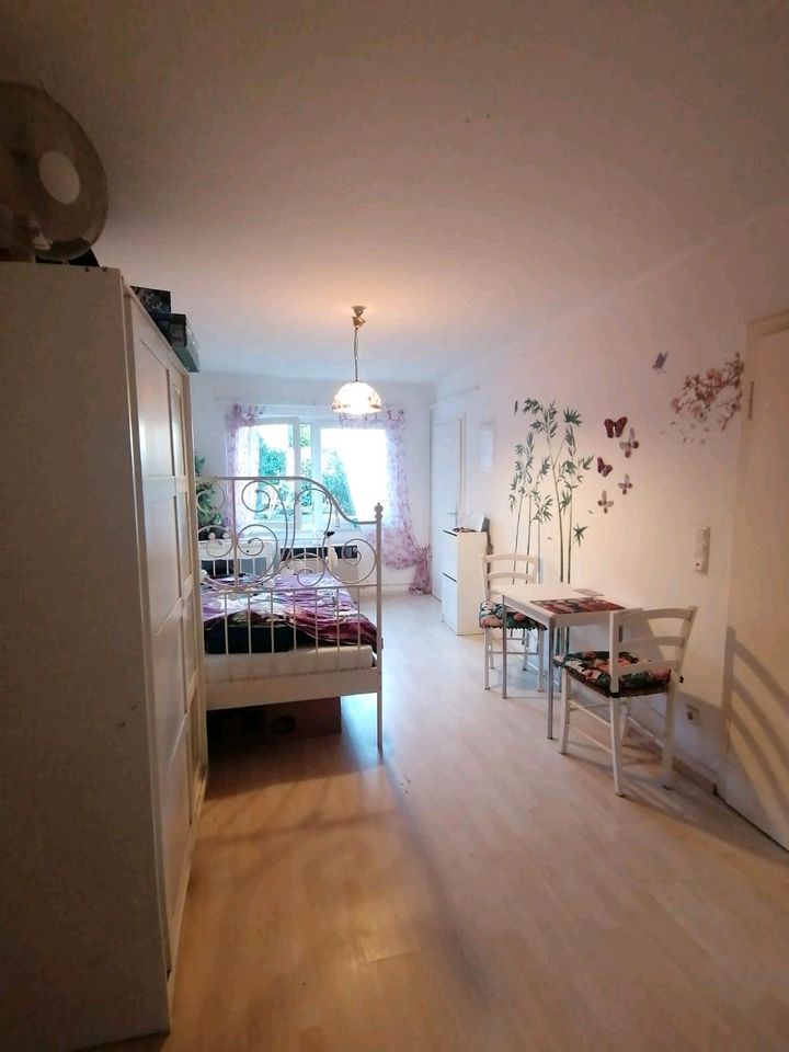 Schöne 1- Zimmer- Wohnung - 570,00 EUR Kaltmiete, ca.  28,00 m² in Wiesbaden (PLZ: 65183)