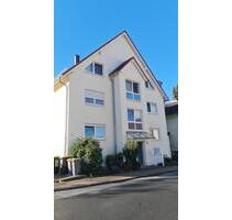 Charmante und renovierte Souterrain-Wohnung mit Einbauküche in Bad Vilbel Gronau