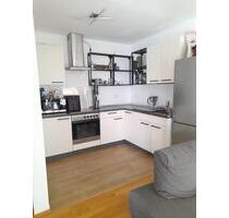 sehr helle, neuwertige 2-Zimmer-Wohnung mit Süd-Loggia in Lappersdorf