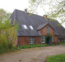 Wohnung auf Resthof - 1.180,00 EUR Kaltmiete, ca.  140,00 m² in Schülldorf (PLZ: 24790)