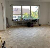 zwei Wohnungen je 3 Zimmer Kü.Bad,WC,Balkon,Garten, Hund, - Stuttgart Bad Cannstatt