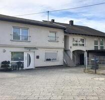 Renoviertes 3-Parteienhaus mit Stellplätzen in Faid - Bruttig-Fankel