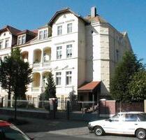 In dieser Villa werden zwei Wohnungen für Mieter angeboten - Döbeln