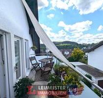Ruhige teilrenovierte 3-Zi.-Wohnung mit SONNIGEM BALKON & BLICK INS GRÜNE - Haibach