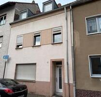 Provisionsfreies Familienhaus in Rheinnähe von Köln-Flittard