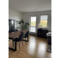 Lichtdurchflutete 3-Zimmer-Wohnung mit Balkon und Einbauküche in Harburg - Hamburg