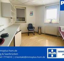 HOMBURG-ERBACH; GERÄUMIGE PRAXISFLÄCHE MIT INNENAUSSTATTUNG
