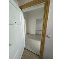 helle, frisch renovierte Zwei-Zimmer-Wohnung in Schwerin