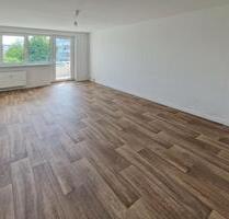 Modernes Bad+Balkon zum Relaxen - Alles dabei! Herbstaktion: Spare 2NKM bei Einzug bis 31.12.2025!* - Neubrandenburg Carlshöhe