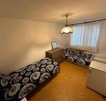 WG ZIMMER 375 Kaltmiete. - 375,00 EUR Kaltmiete, ca.  28,00 m² in Karlsruhe (PLZ: 76131) Innenstadt-Ost