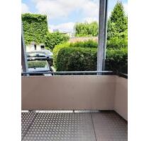 behagliche 2 Zimmer Wohnung mit Balkon - Limbach-Oberfrohna