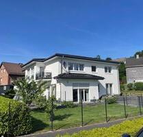Einfamilienhaus + 3 Wohnungen mit Garage und Carpot - Gummersbach Hepel