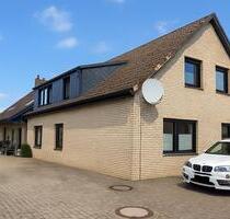 Delmenhorst: Helle 3 Zimmer Wohnung mit Einbauküche u. Stellplatz