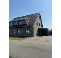 Moderne Doppelhaushälfte mit Garten & Garage in Dörpen