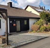 Haus Bungalow mit Einliegerwohnung, Mehrgenerationenhaus - Much