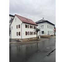 Vermietung Kernsaniertes Einfamilienhaus 4 Zimmern in Rosbach - Rosbach vor der Höhe