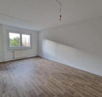 Ab 15.12.2025***Frisch renovierte 2-Zimmer-Wohnung mit Wannenbad und Aufzug! - Leipzig Lausen-Grünau