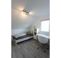 Tolles möbliertes sep. Zimmer in 3er weiblichen WG, Heilbronn, Stielerstr.