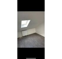Dachgeschoss Wohnung in Neuss - 1.450,00 EUR Kaltmiete, ca.  100,00 m² in Neuss (PLZ: 41460)