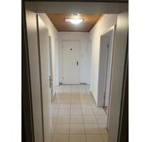 Helle 3-Zimmer-Wohnung, Dachgeschoss - Niestetal