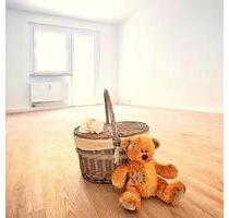 *3 Zimmer, mit grooooßem Balkon* - Freiberg