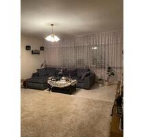 Schöne 3 Zimmer Wohnung mit Balkon und Blick ins Grüne - Kleinrinderfeld