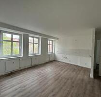 Helle 2 Raumwohnung mit kleinem Balkon ab Juni zu vermieten - Erfurt Andreasvorstadt