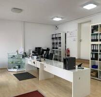 2 Möglichkeiten; Geschäftsübernahme mit Kundenstamm oder Ladenlokal in der Hauptstraße! - Schopfheim
