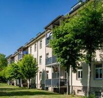 2-Raum-Wohnung mit Balkon - 299,00 EUR Kaltmiete, ca.  51,79 m² in Saalfeld (Saale) (PLZ: 07318)