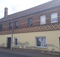 sanierungsbedürftiges Nebengebäude mit Hof und Scheune - Osterfeld